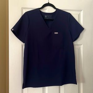 Catarina One pocket scrub top
